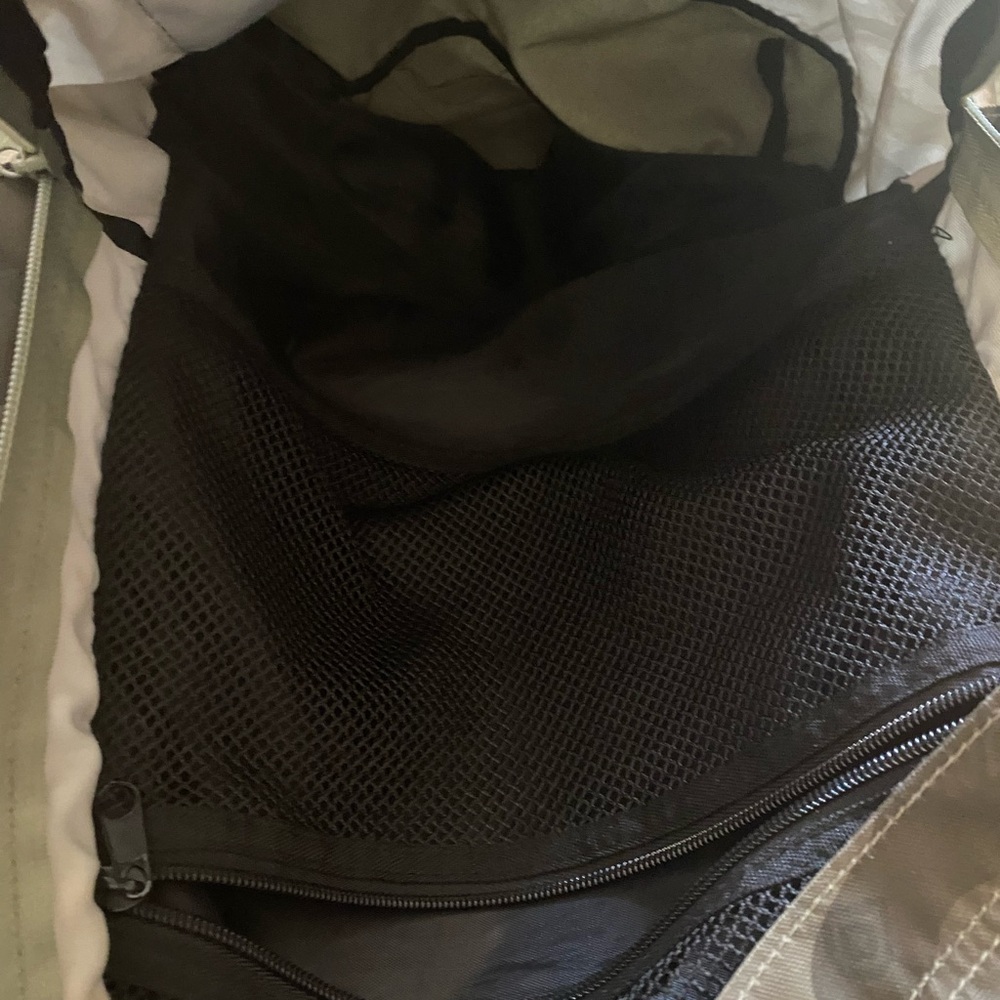 Pink Vs Backpack - image 3